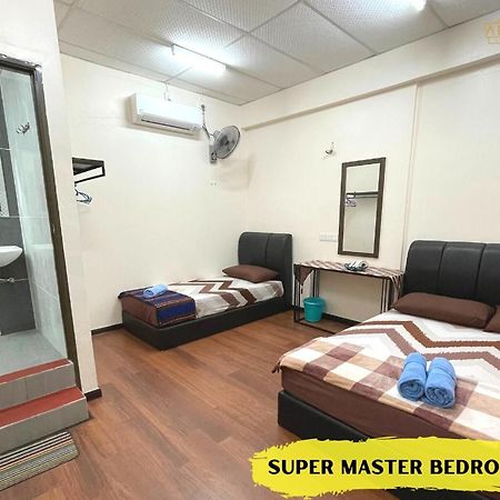 Adina Homestay Langkawi ~Spacious Homestay~ Kuah Esterno foto